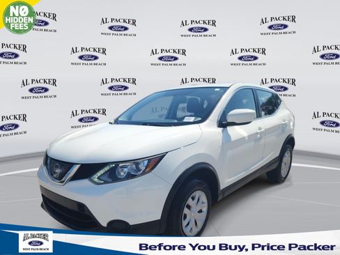 Used 2018 Nissan Rogue Sport S FWD image 1