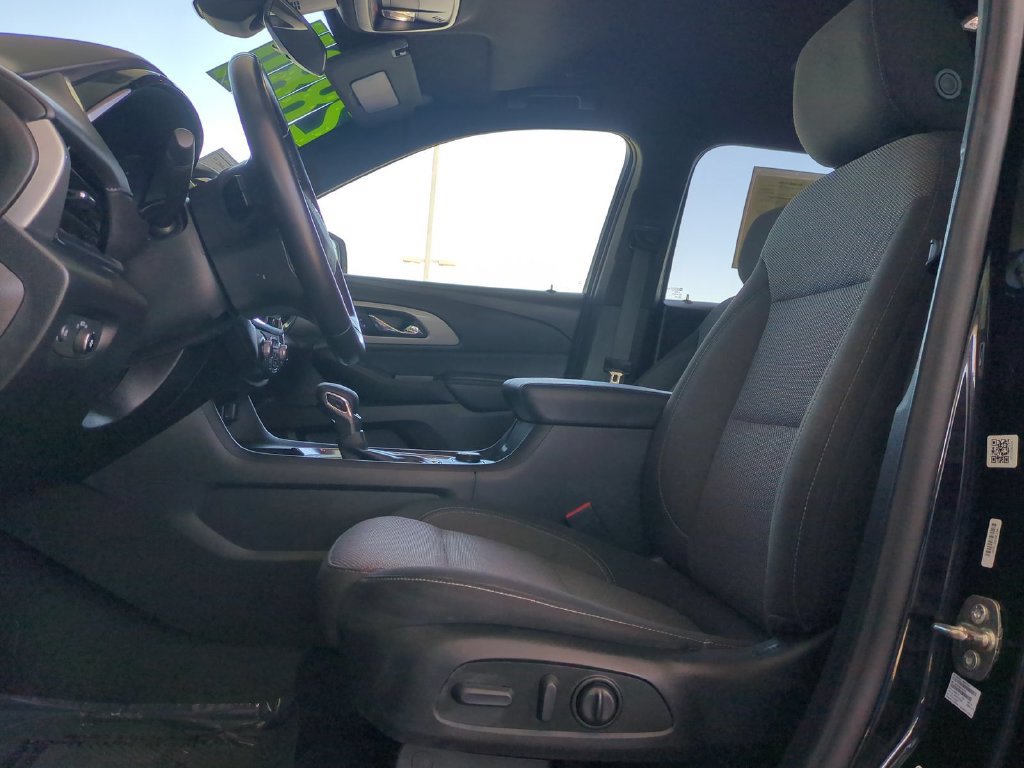 Used 2023 Chevrolet Traverse LT FWD image 21