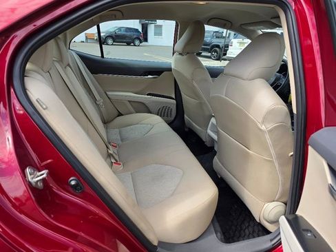 Used 2019 Toyota Camry LE image 14