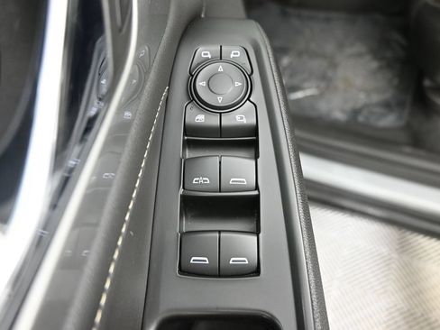 Used 2023 Chevrolet Traverse LT w/ LT Premium Package AWD/4WD image 19