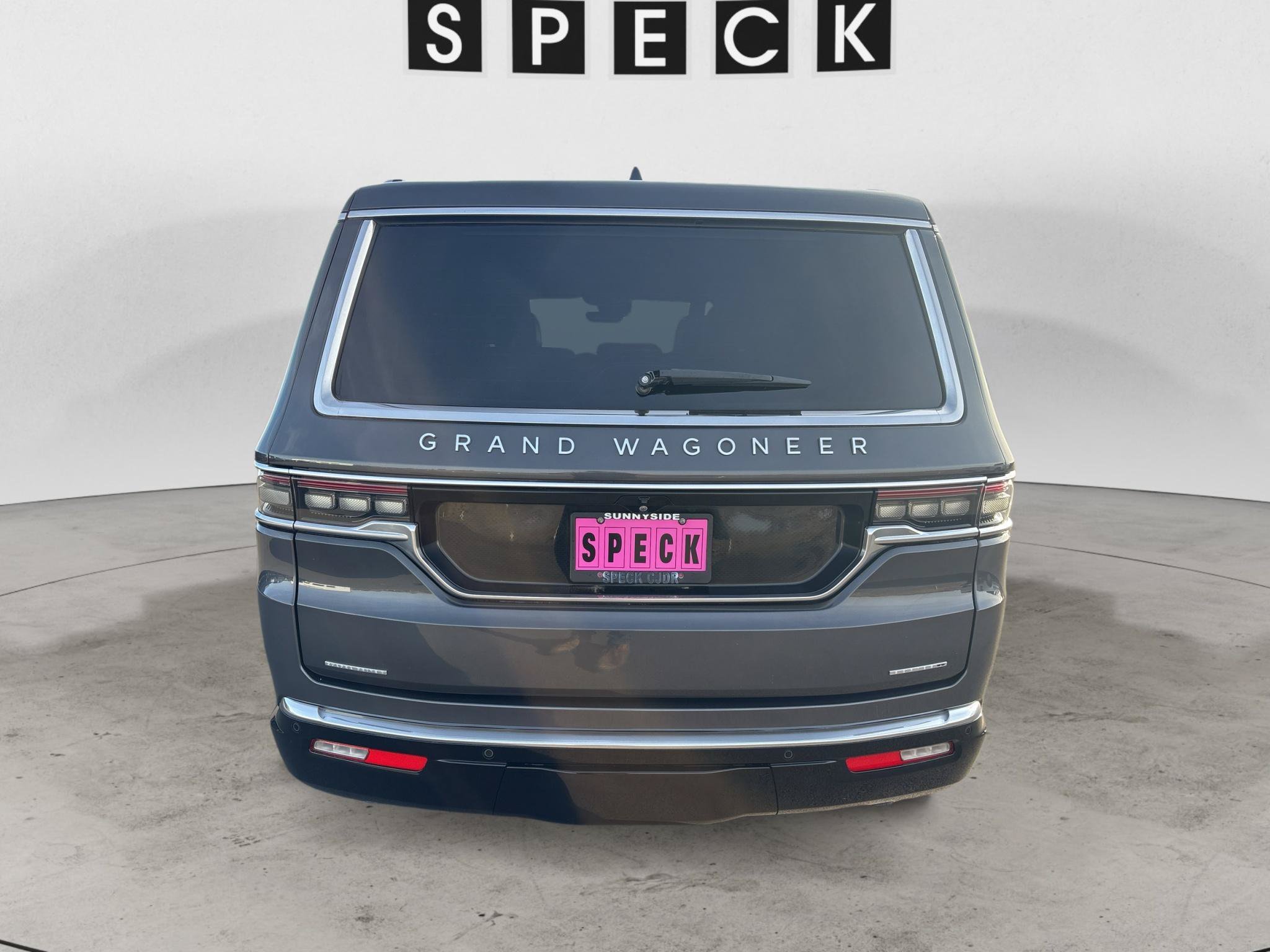 Used 2022 Jeep Grand Wagoneer Series I AWD/4WD image 4