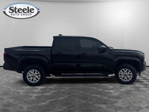 Used 2025 Toyota Tacoma SR image 6