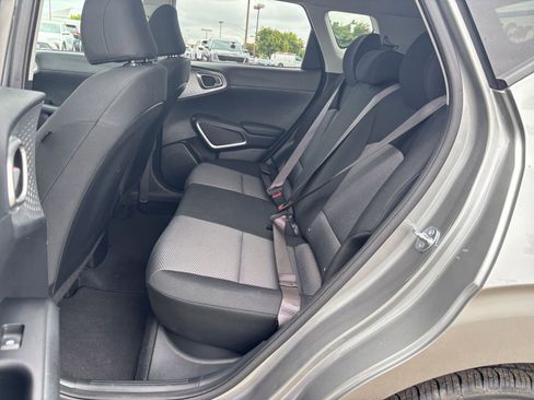 Used 2025 Kia Soul LX w/ LX Technology Package FWD image 37