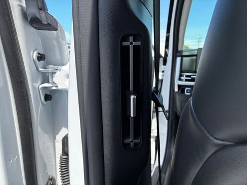 Used 2025 Hyundai Santa Fe SEL AWD/4WD image 25