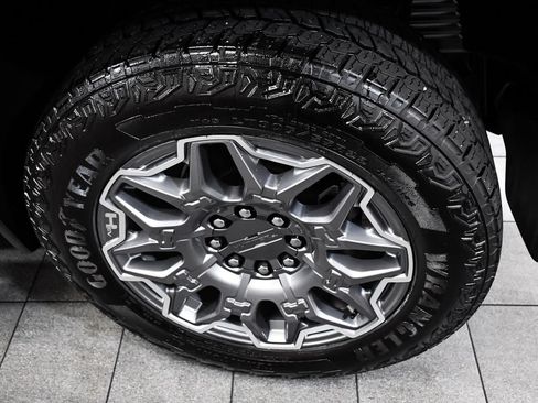 Used 2026 GMC Hummer EV SUV AWD/4WD image 8
