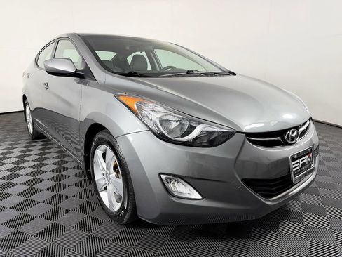 Used 2013 Hyundai Elantra GLS w/ Preferred Pkg FWD image 5