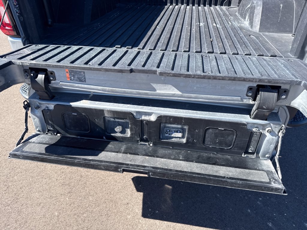Used 2025 GMC Sierra 1500 AT4 w/ AT4 Premium Package AWD/4WD image 38