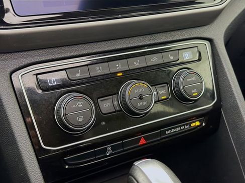 Used 2020 Volkswagen Atlas Cross Sport SEL image 18