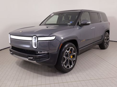 Used 2023 Rivian R1S Adventure AWD/4WD image 3