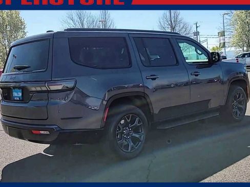 New 2026 Jeep Grand Wagoneer Limited w/ Convenience Group I AWD/4WD image 8