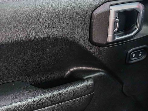 Used 2022 Jeep Wrangler Unlimited Sport AWD/4WD image 15