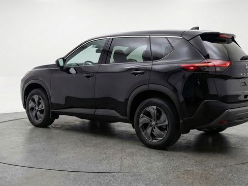 Used 2025 Nissan Rogue SV image 6
