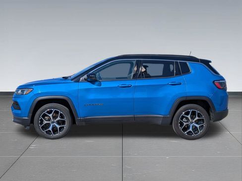 Used 2025 Jeep Compass Limited AWD/4WD image 3