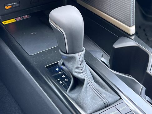 New 2026 Toyota Camry SE w/ Convenience Package FWD image 20
