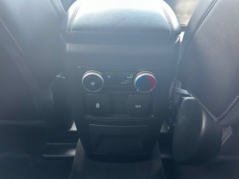 Used 2023 Ford Explorer XLT w/ Equipment Group 202A AWD/4WD image 32
