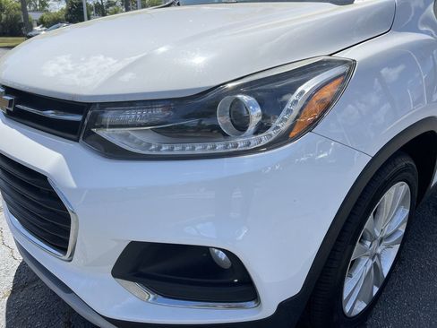 Used 2020 Chevrolet Trax Premier FWD image 6