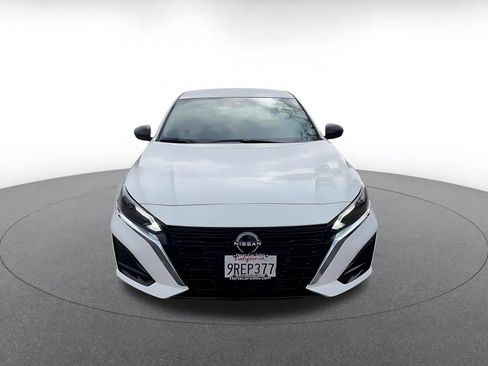Used 2025 Nissan Altima 2.5 SV FWD image 4