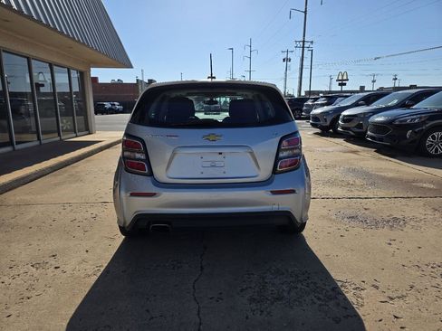 Used 2017 Chevrolet Sonic LT w/ Fun and Sun Package FWD image 7