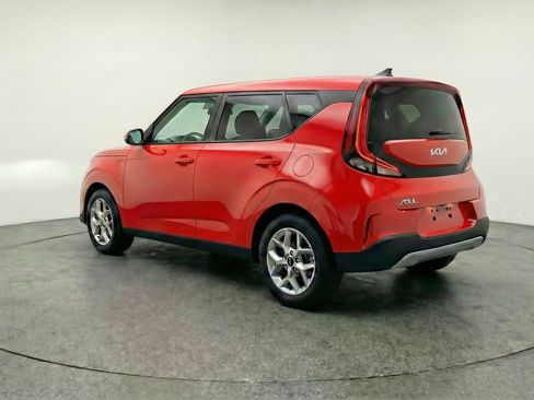 Used 2025 Kia Soul LX w/ LX Technology Package FWD image 6