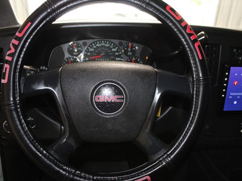 Used 2008 GMC Savana 2500 Extended RWD image 12