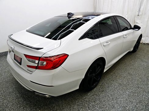Used 2018 Honda Accord Sport image 6