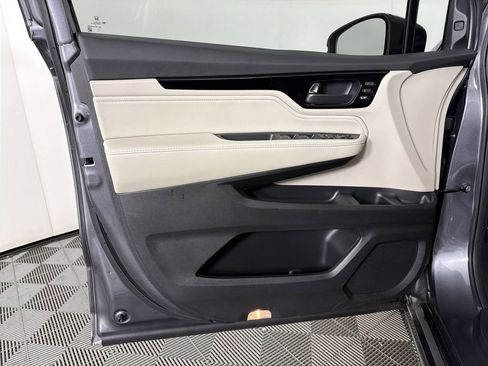Used 2025 Honda Odyssey Touring image 8