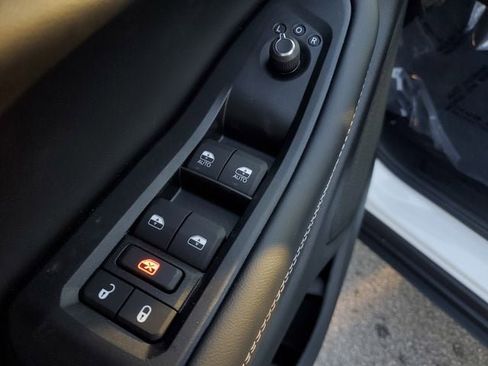 New 2025 Jeep Grand Cherokee L Limited image 24