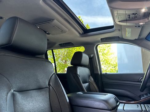 Used 2019 Chevrolet Suburban Premier AWD/4WD image 19