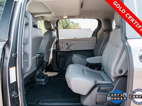 Certified 2021 Toyota Sienna XLE image 27
