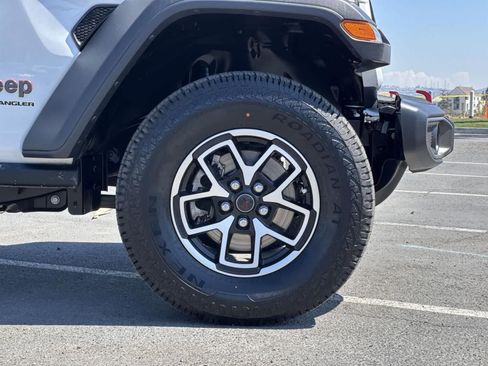 Used 2024 Jeep Wrangler Unlimited Rubicon image 38