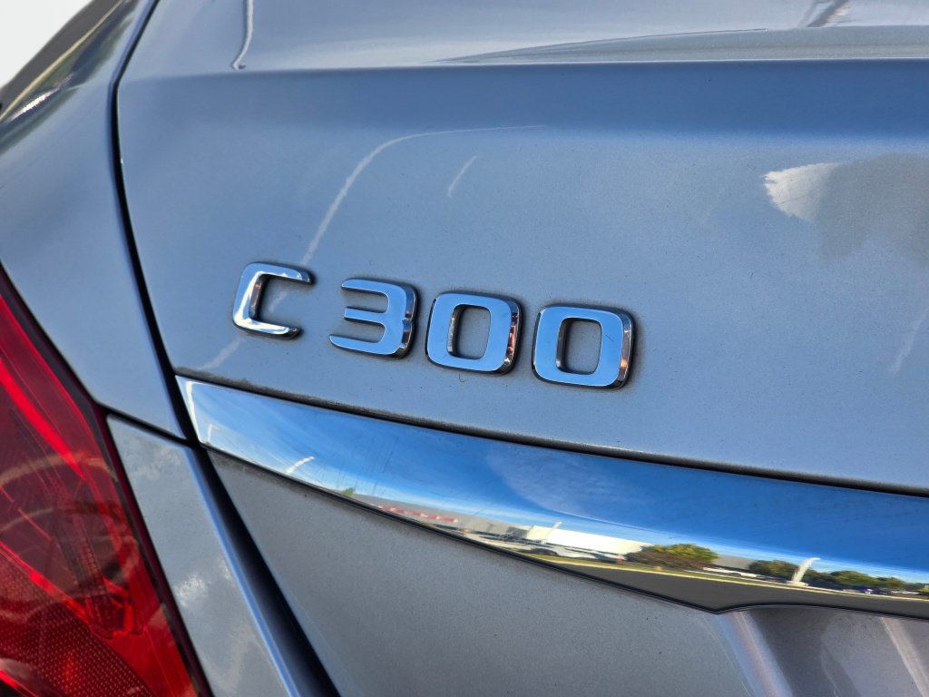 Used 2017 Mercedes-Benz C 300 4MATIC Sedan image 32