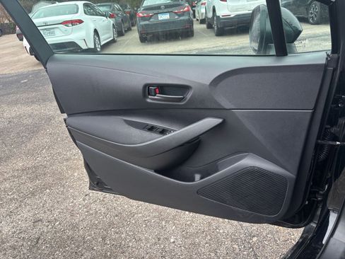 Used 2025 Toyota Corolla LE image 20