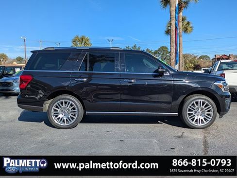 Used 2023 Ford Expedition Limited image 3