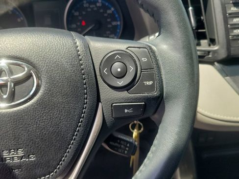 Used 2017 Toyota RAV4 XLE w/ Premium Special Value Package AWD/4WD image 18