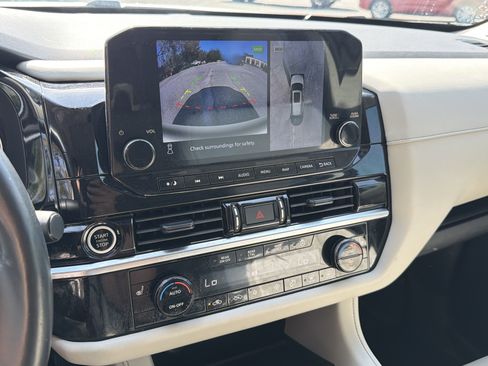 Used 2023 Nissan Pathfinder SL w/ SL Premium Package image 31