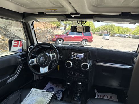 Used 2017 Jeep Wrangler Unlimited Sahara w/ Quick Order Package 24E Chief AWD/4WD image 13