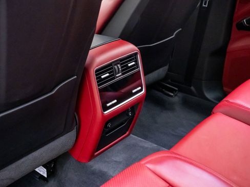 Certified 2023 Porsche Cayenne AWD/4WD image 19