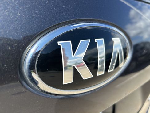 Used 2018 Kia Sorento FWD image 7