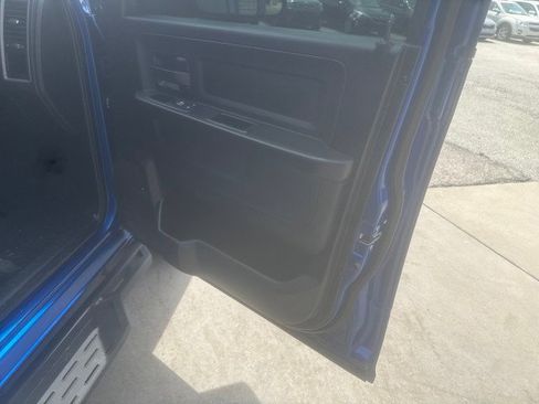 Used 2017 RAM 1500 Express AWD/4WD image 13