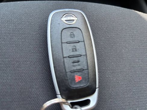 Used 2025 Nissan Sentra SV FWD image 18
