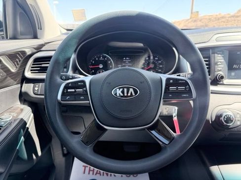 Used 2019 Kia Sorento L FWD image 9