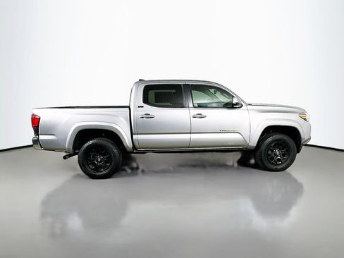 Used 2021 Toyota Tacoma SR5 RWD image 7