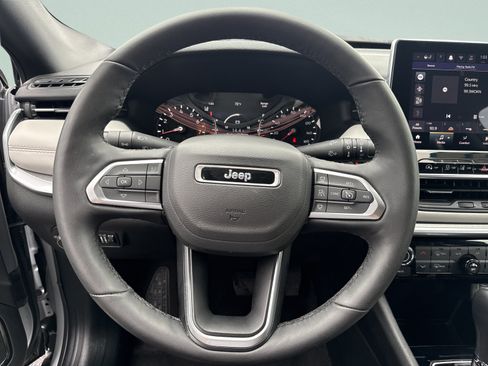 Used 2025 Jeep Compass Limited AWD/4WD image 10