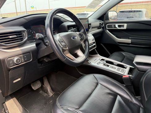Used 2022 Ford Explorer XLT w/ Equipment Group 202A RWD image 10