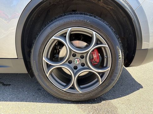 Used 2018 Alfa Romeo Stelvio Ti AWD/4WD image 3