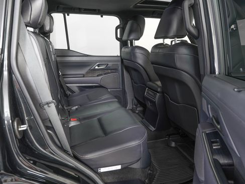 Used 2024 Lexus GX 550 w/ Accessory Package (2T) image 11