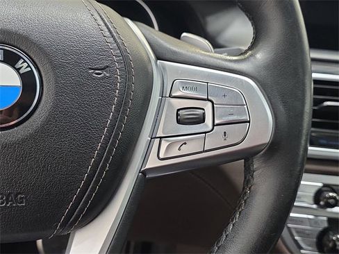 Used 2018 BMW 740i xDrive image 17