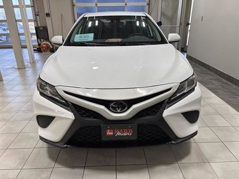 Used 2020 Toyota Camry SE image 6