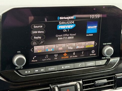 Used 2025 Nissan Pathfinder SV image 25