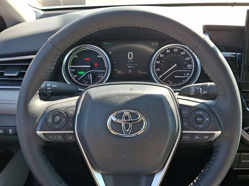 Used 2024 Toyota Camry XLE w/ Cold Weather Package FWD image 18